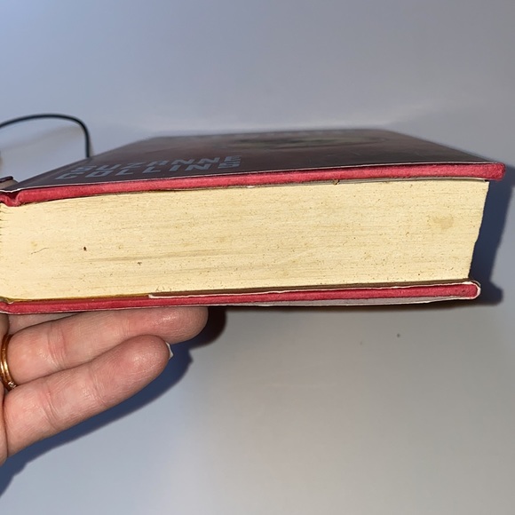 SOLD!! The Hunger Games Book and necklace set - Picture 15 of 15